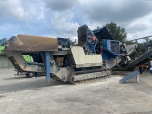 mobile impact crusher - Illustration of how works an impact crusher